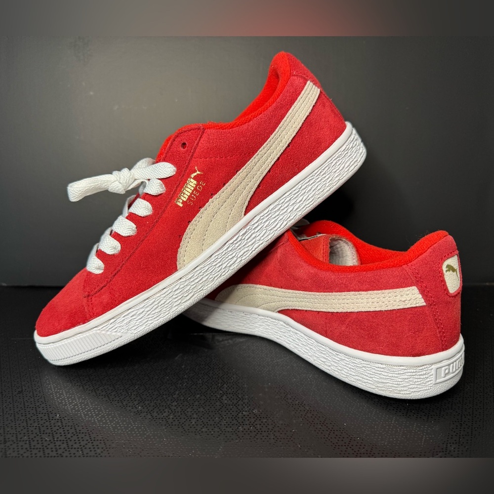 Puma Suede Jr. size 7y “high risk red”  LOOKS NEW